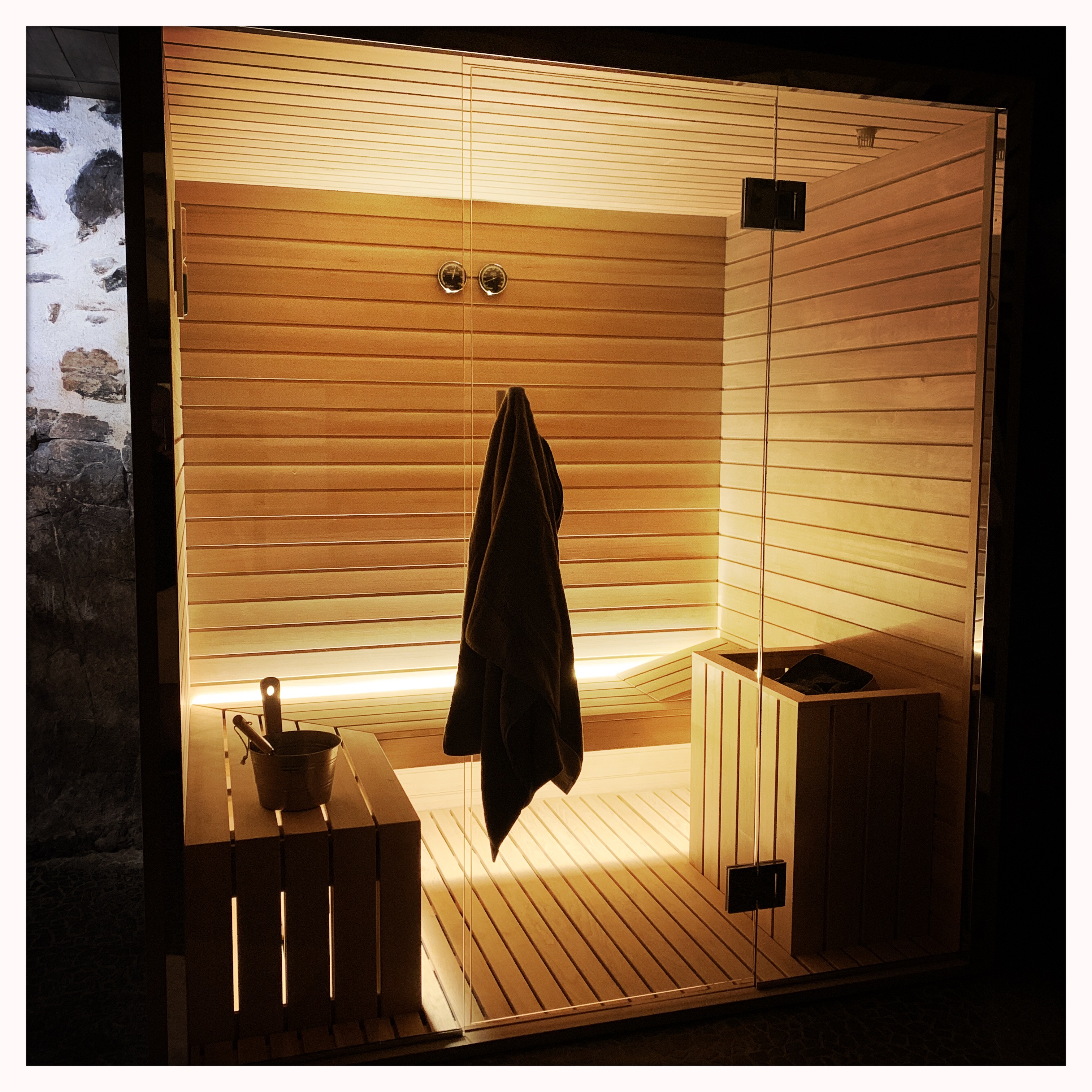 Sauna traditionnel en bois naturel